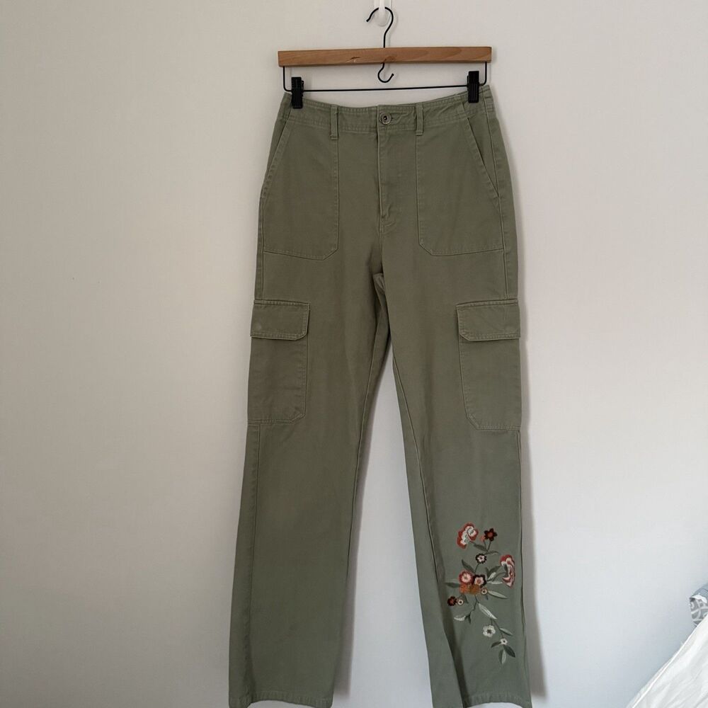 Mi Ami Sage Green Floral Embroidered Cargo Pants Women’s Size Small 100% Cotton